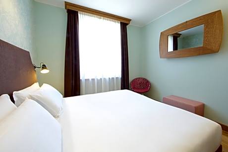 Double or Twin Room with City View