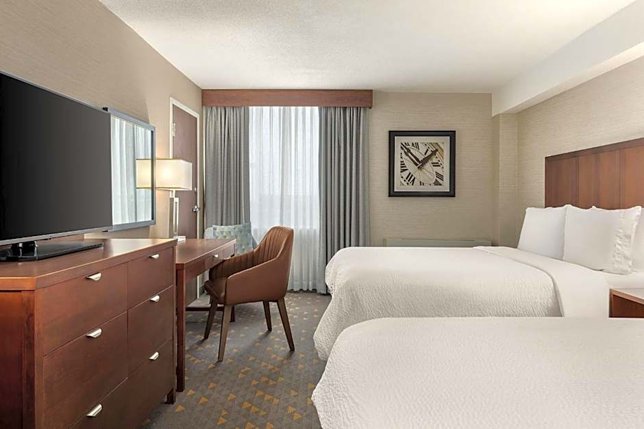 Holiday Inn Oakville Centre By IHG