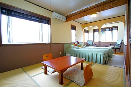 Quadruple Room with Tatami Area