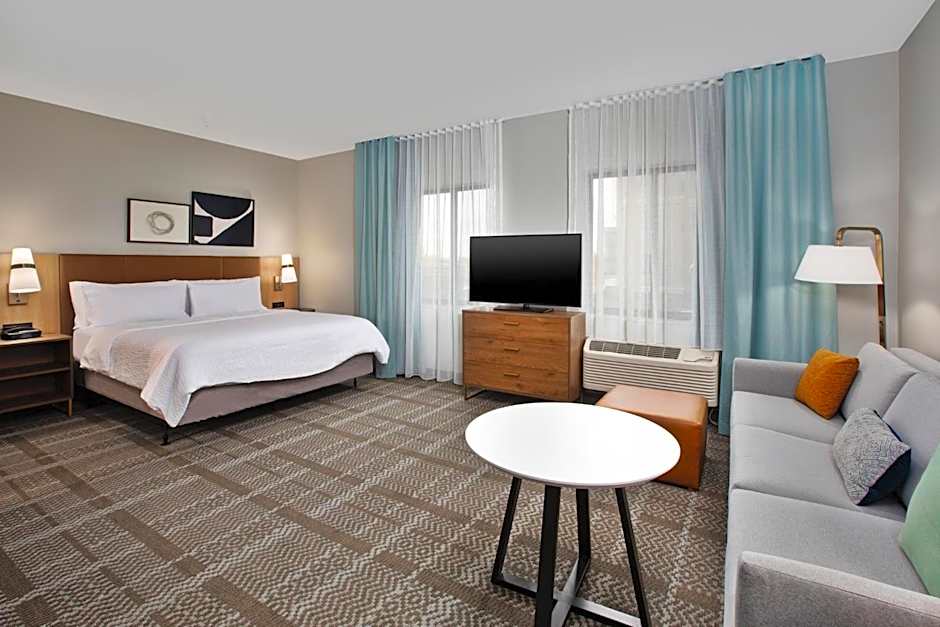 Staybridge Suites Ames By IHG