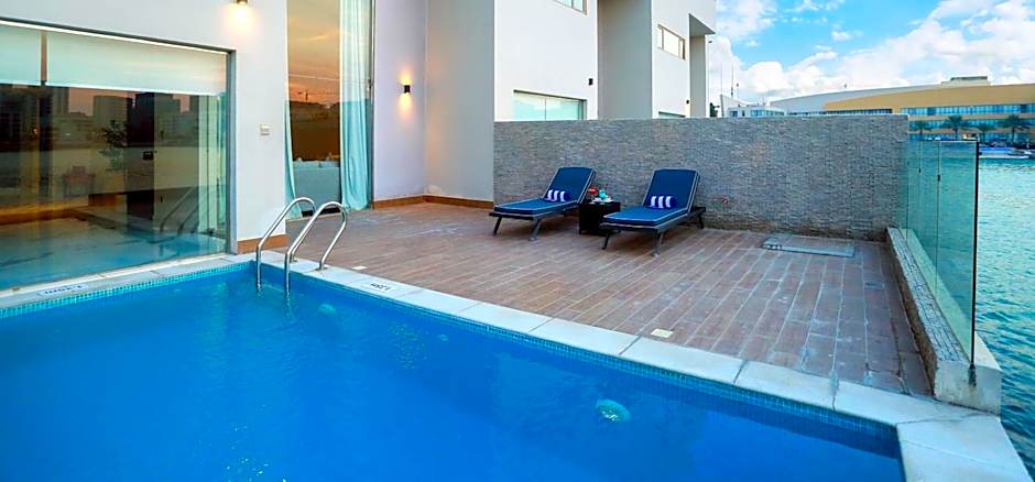SeaLoft Villas