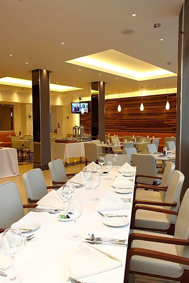 Park Grand London Heathrow