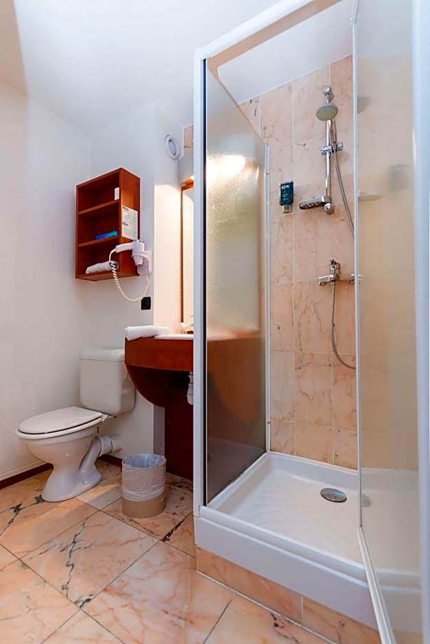 Brit Hotel Rennes St Grégoire  Le Villeneuve