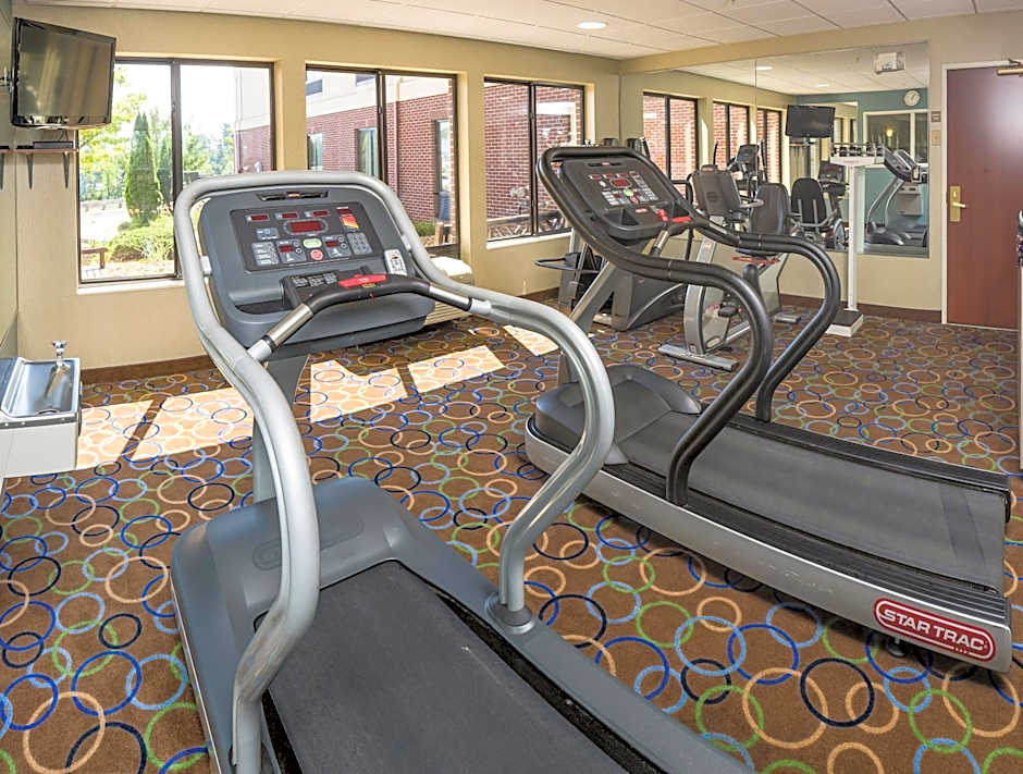 Holiday Inn Express Hotel & Suites Manchester - Airport By IHG