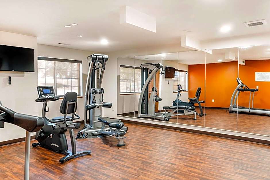 MainStay Suites Dubuque at Hwy 20