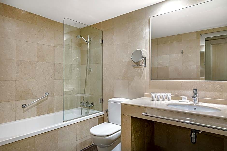 AC Hotel by Marriott Victoria Suites