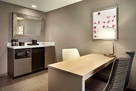 Queen Suite with Two Queen Beds