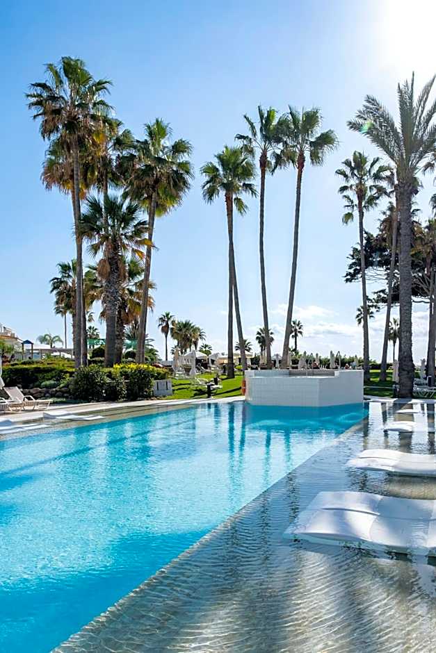 Leonardo Plaza Cypria Maris Beach Hotel & Spa