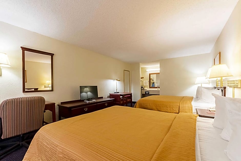 Econo Lodge Inn & Suites Bentonville - Rodgers