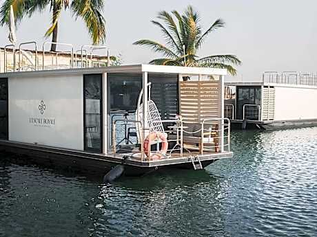 Cocoon Floating Rooms, Spa bath, Rooftop with O cean View