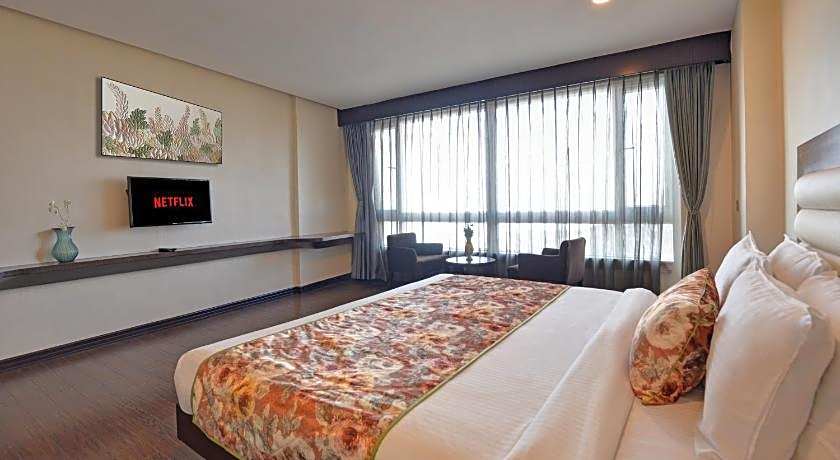 Summit Montana Suites & Spa at Mall