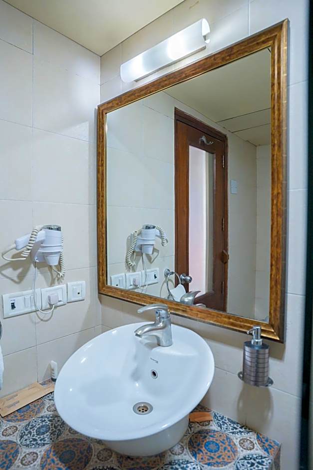 Ahuja Residency Parklane