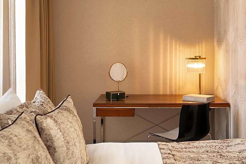 City Park Hotel & Residence