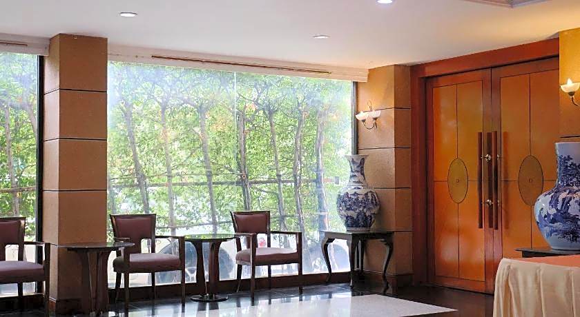 Nonthaburi Palace Hotel