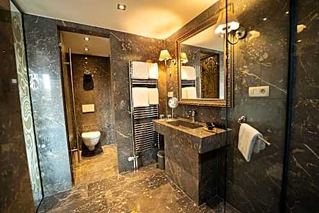 Double Room with Landmark View