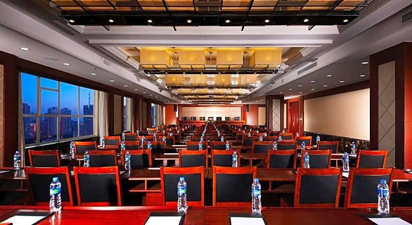 Holiday Inn Express Luoyang City Center By IHG