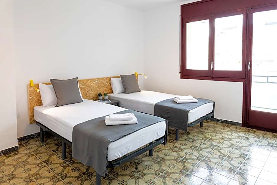 Photo 1 of 5 of Triple Room with Private Bathroom