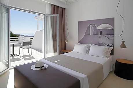 Deluxe Suite with Sea View