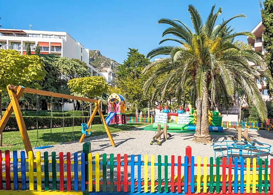 Iberostar Waves Bellevue