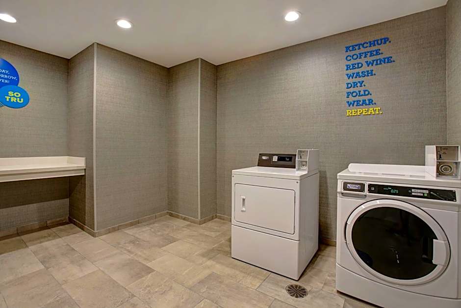 Tru by Hilton Grand Prairie