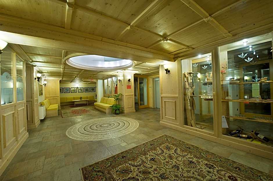 Boscone Suite Hotel