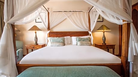 1 Bedroom Deluxe Suite