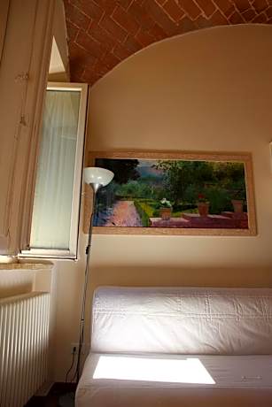 One-Bedroom Apartment with Shared Garden - Casale Cipriano
