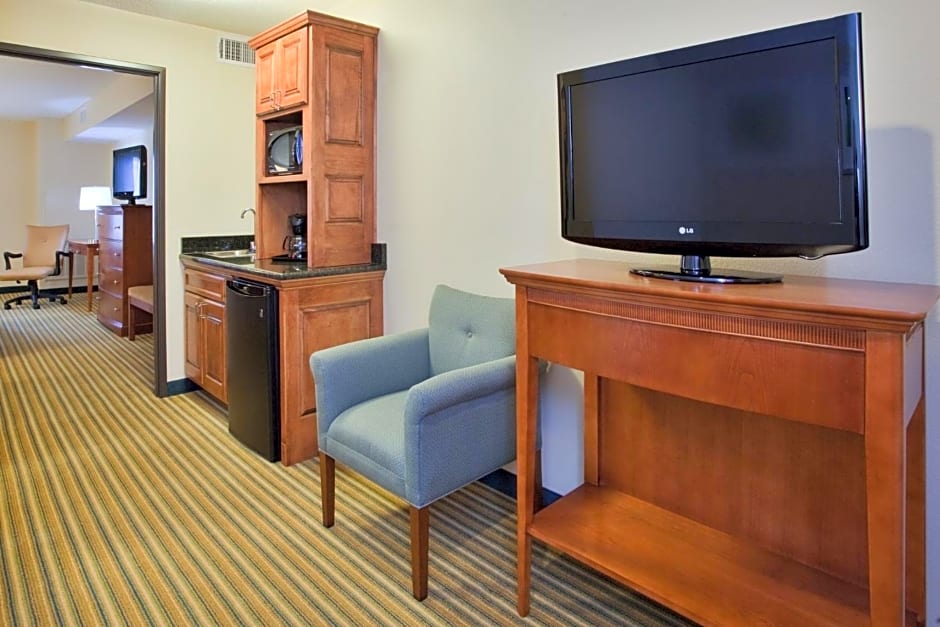 Holiday Inn Express Hotel & Suites Fredericksburg