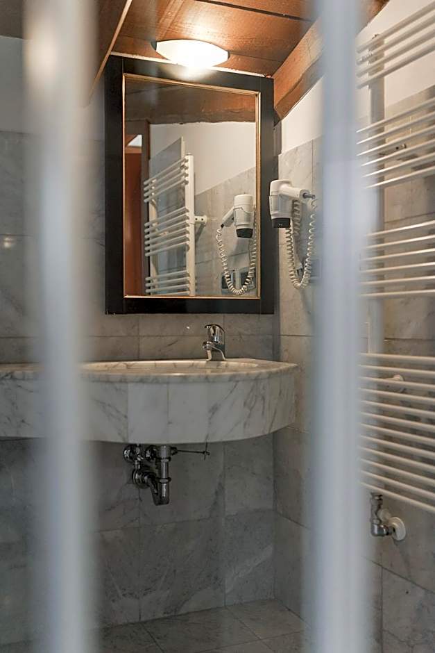 Hotel Villa Policreti