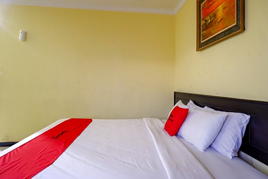 RedDoorz near Citraland Waterpark Kendari