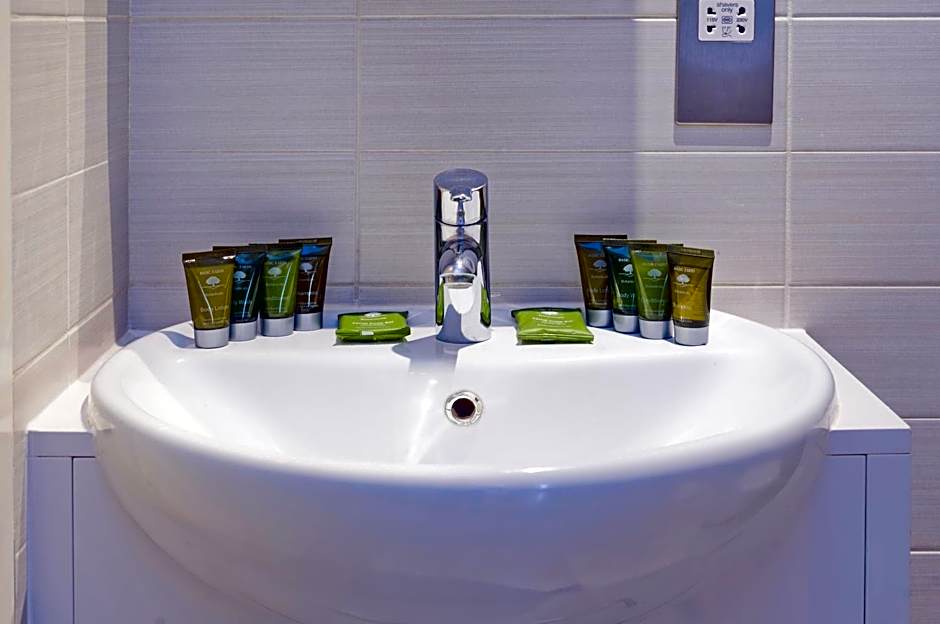 Red Lion Court by City2Stay