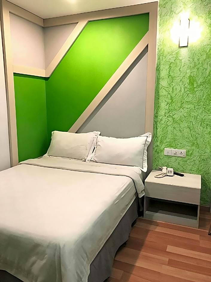 Sunshine Inn Plus