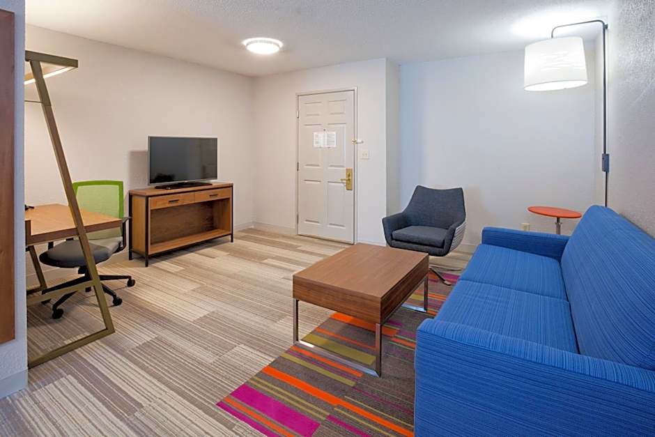 Holiday Inn Express Hotel & Suites Minneapolis-Golden Valley By IHG