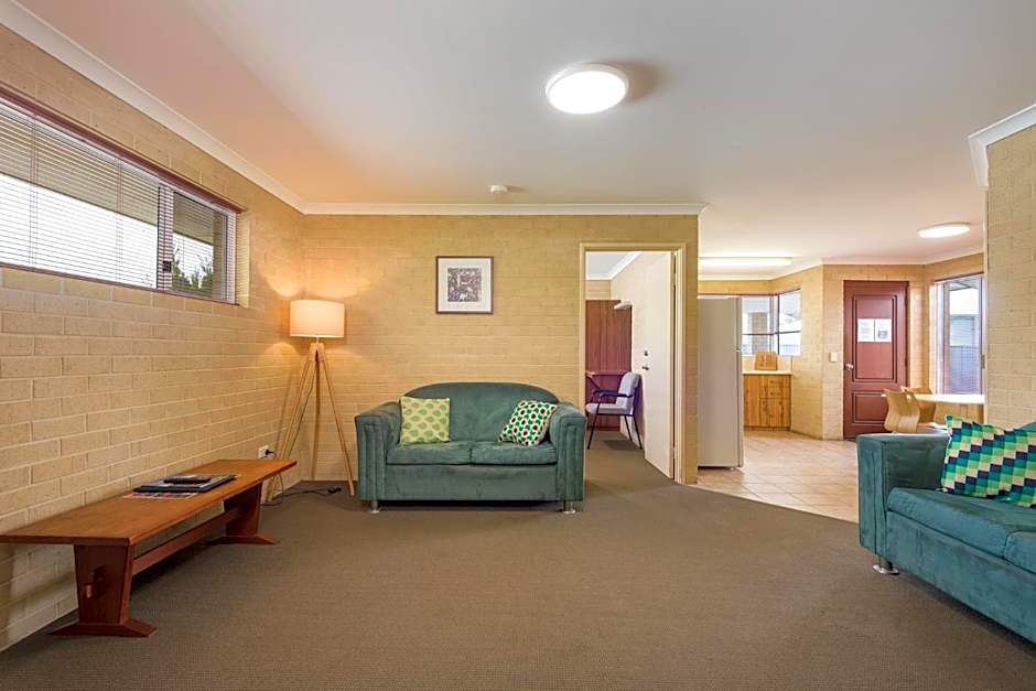 Albany Holiday Units