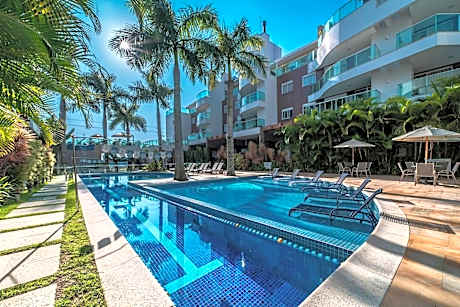 Boulevard 221D - Apto 3 dormitórios - Condomínio de luxo à 50 metros da praia do Centro!