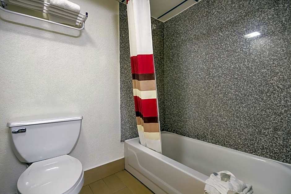 Red Roof Inn Crestview