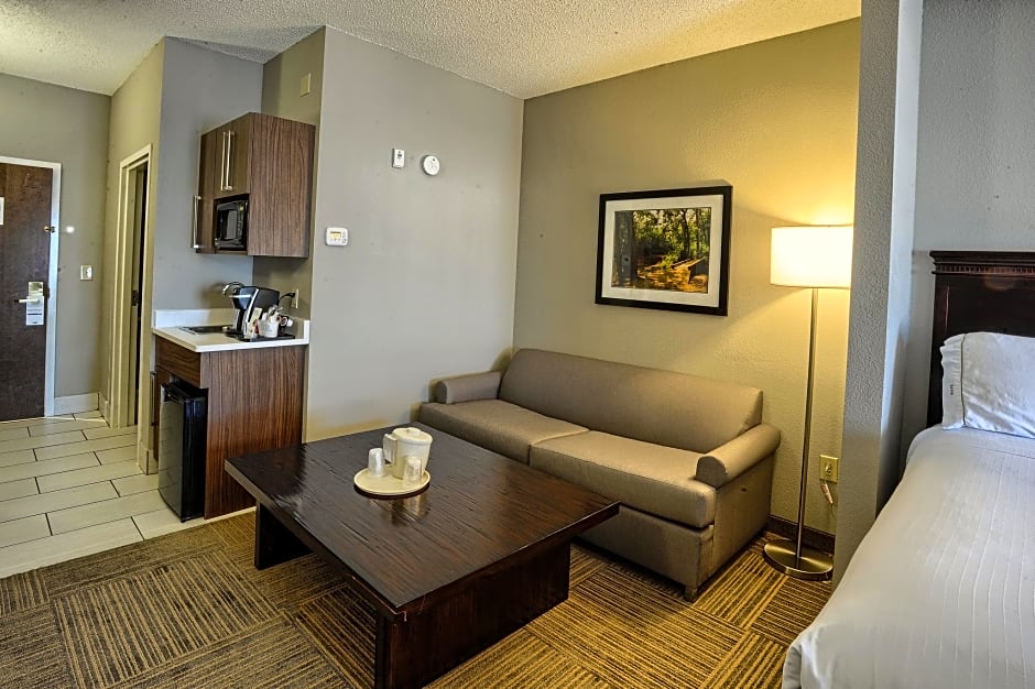 Holiday Inn Express Hotel & Suites Pell City