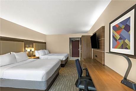 2 Queen Beds Suite Nonsmoking Accessible