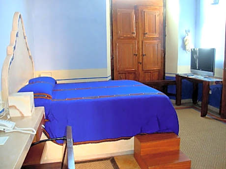 Queen Suite with Spa Bath