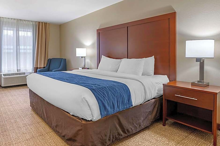 Comfort Inn & Suites Northern Kentucky