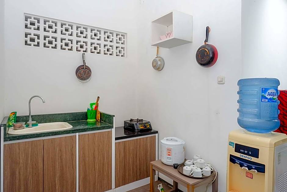 RedDoorz near XT Square 4