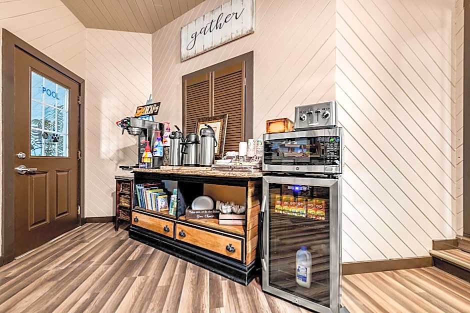 Americas Best Value Inn - Marquette