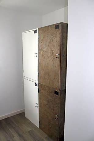 Single Bed in Mixed Dormitory Room