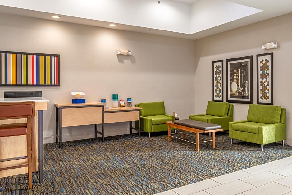 Holiday Inn Express & Suites Statesville By IHG