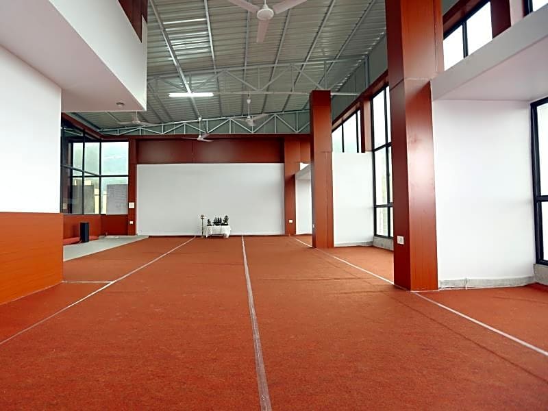 Hotel Nirvana Palace Near Parmarth Niketan