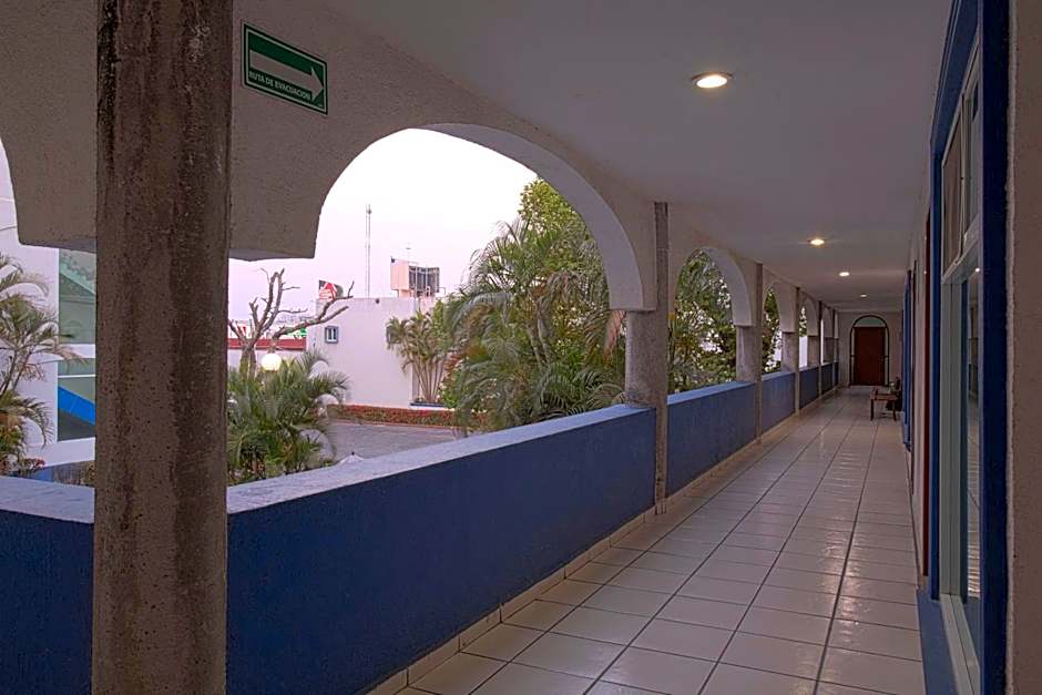 Hotel Arcos Aeropuerto