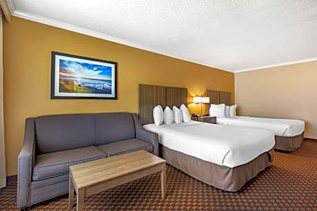 Queen Room with Two Queen Beds and Bathtub - Disability Access/Sofa Bed