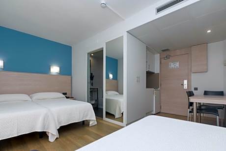 Studio 2* with access to PortAventura Park + 1 access to Ferrari Land (3 adults + 1 child)