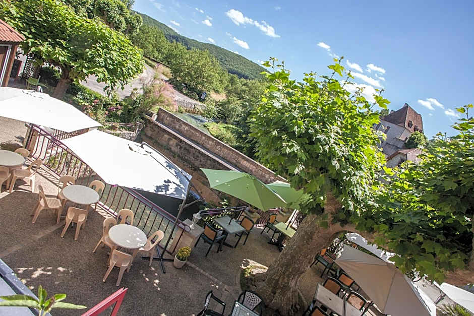 Logis Hotels - Auberge de l'Île - Hôtel 3 étoiles et Restaurant