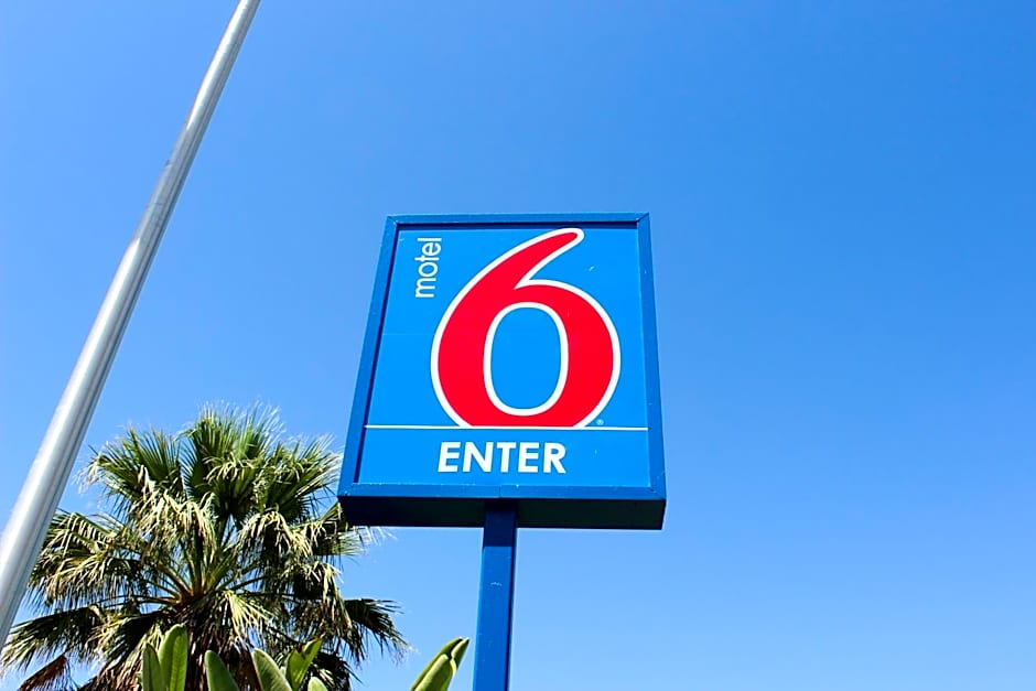 Motel 6-Coalinga, CA - East